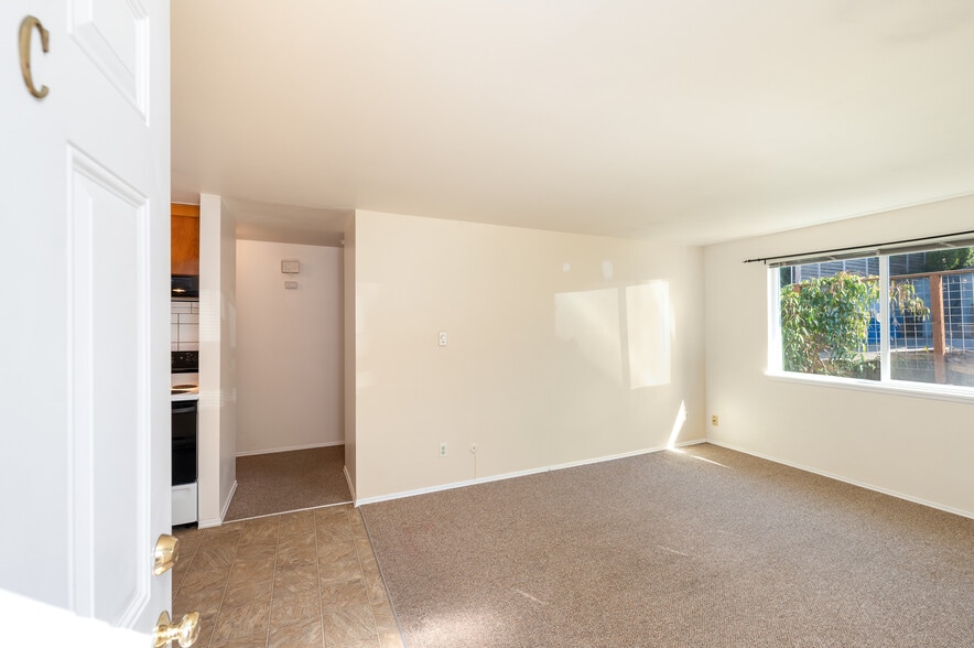 More Photos Of 633 W Emerson St, Seattle Multifamily For Sale