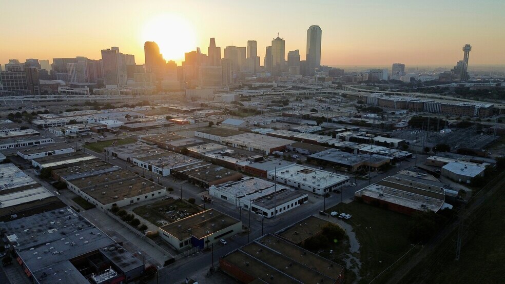 More Photos Of 100 Howell St, Dallas Office For Lease