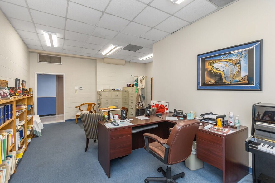 More Photos Of 411 Turner St, Clearwater Religious Facility For Lease