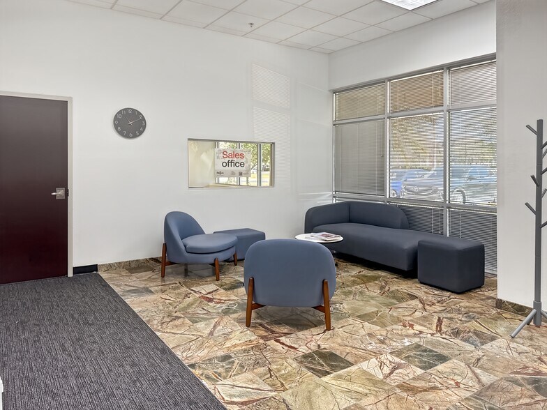 More Photos Of 3905 Crescent Park Dr, Riverview Coworking Space