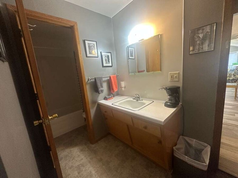 More Photos Of 810 E US Hwy 275, Ewing Hotel For Sale