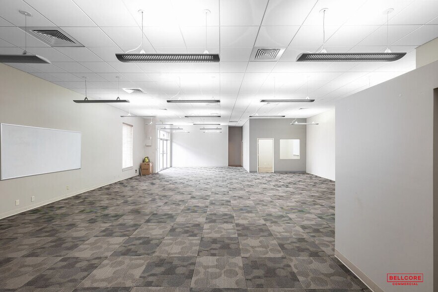 More Photos Of 427 Garden St, Pensacola General Retail For Lease