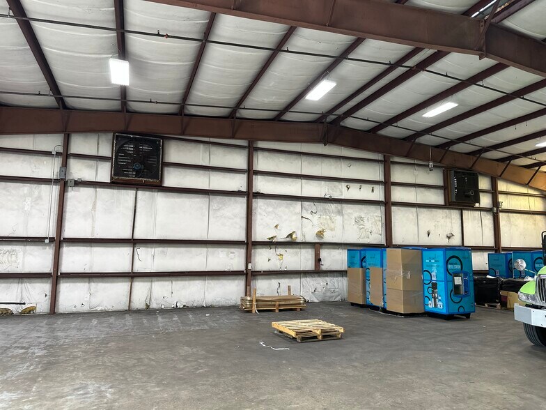 More Photos Of 10284 US Highway 19 N, Pinellas Park Unknown For Lease