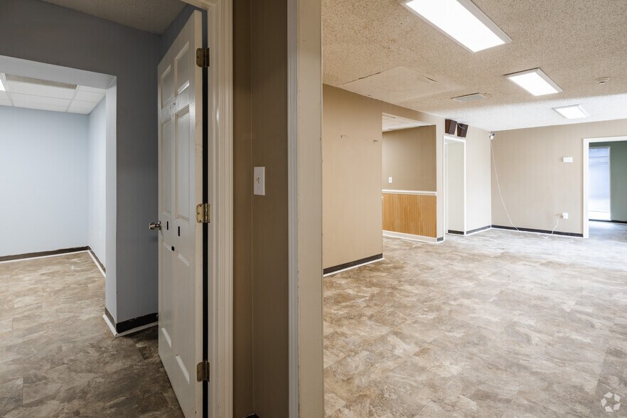 More Photos Of 13031 Veterans Memorial Hwy, Douglasville Warehouse For Lease