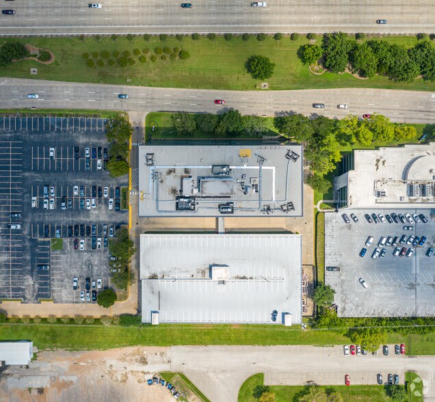 More Photos Of 1250 W Sam Houston Pky, Houston Office For Lease