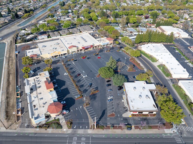 More Photos Of 1717 Oakdale Rd, Modesto Unknown For Lease