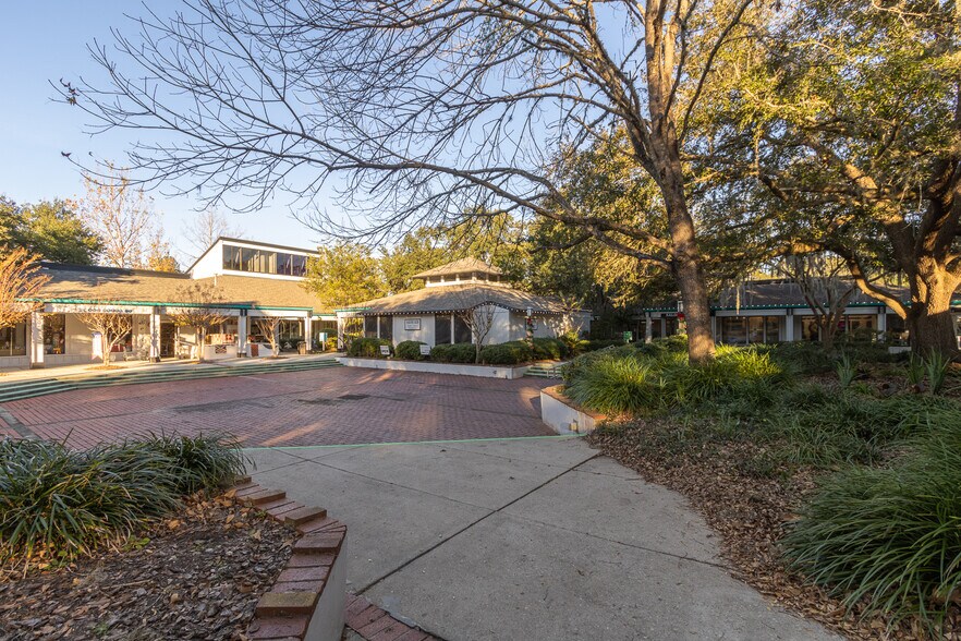 More Photos Of 2441 NW 43rd St, Gainesville Storefront For Sale