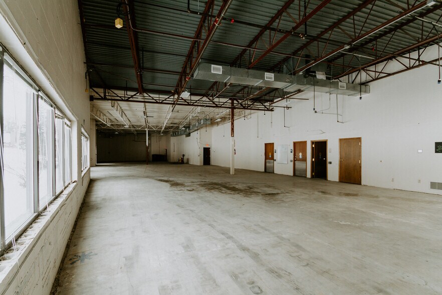 More Photos Of 5575-5599 W 78th St, Edina Research And Development For Lease