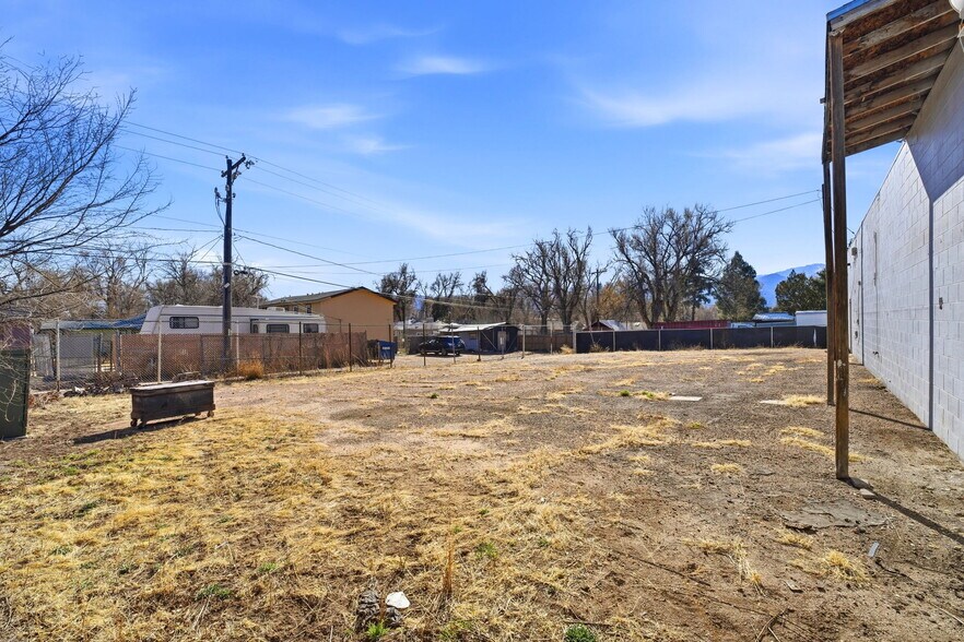 More Photos Of 2513-2515 E Willamette Ave, Colorado Springs Manufacturing For Lease