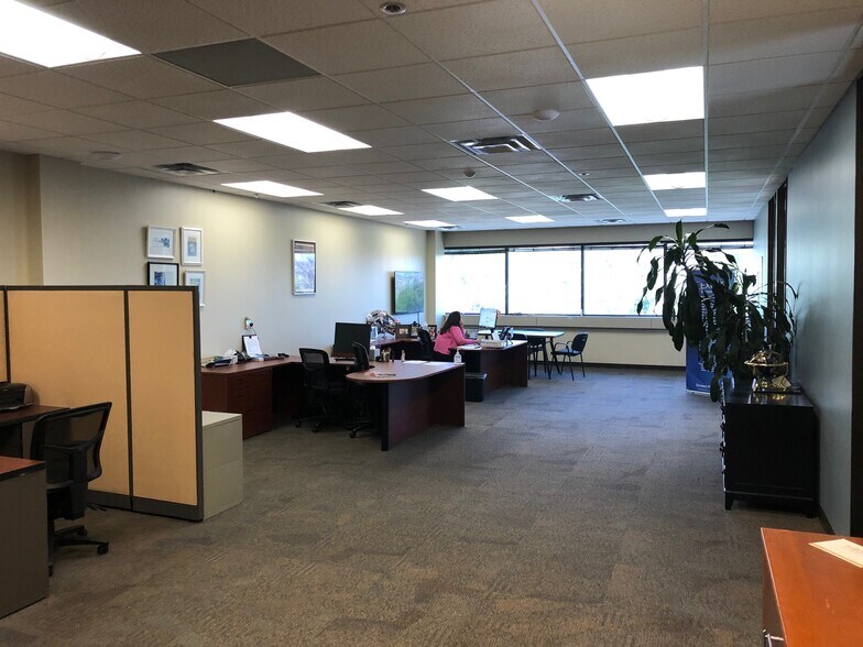 More Photos Of 5550 Tech Center Dr, Colorado Springs Office For Lease