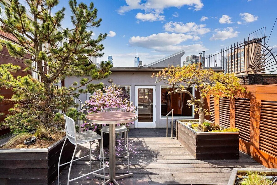 More Photos Of 171 Spring St, New York Apartments For Lease
