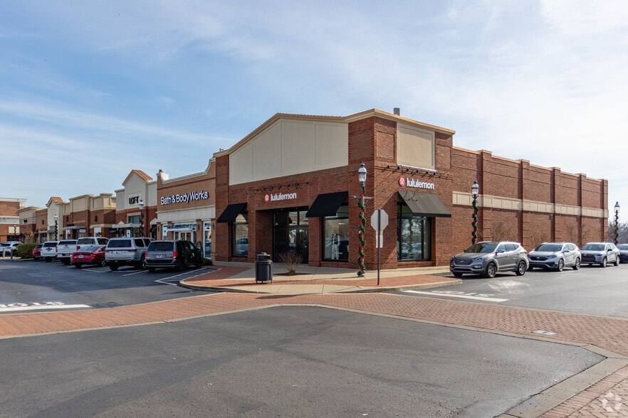 More Photos Of 300 Indian Lake Blvd, Hendersonville Unknown For Lease