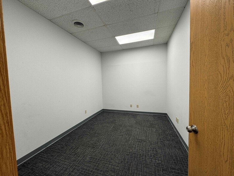 More Photos Of 115-159 Marion Blvd, Marion General Retail For Lease