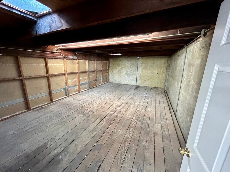More Photos Of 1395 Marsten Rd, Burlingame Warehouse For Lease
