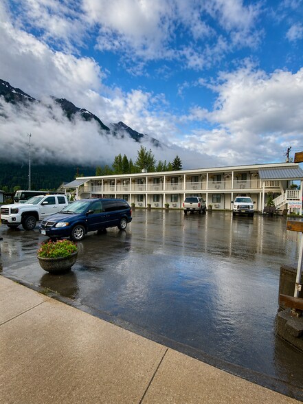 More Photos Of 405 5 Ave, Stewart Hotel For Sale