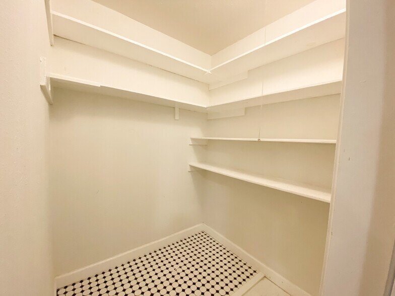 More Photos Of 5331 Bell St, Houston Apartments For Sale