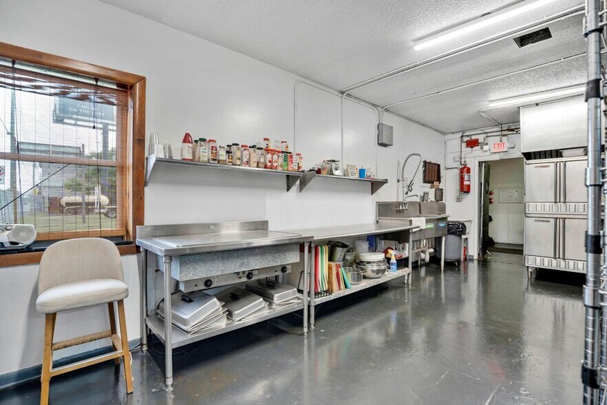 More Photos Of 3101 N Orange Blossom Trl, Zellwood Restaurant For Sale