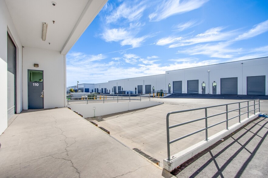 More Photos Of 570 W Cheyenne Ave, North Las Vegas Unknown For Lease