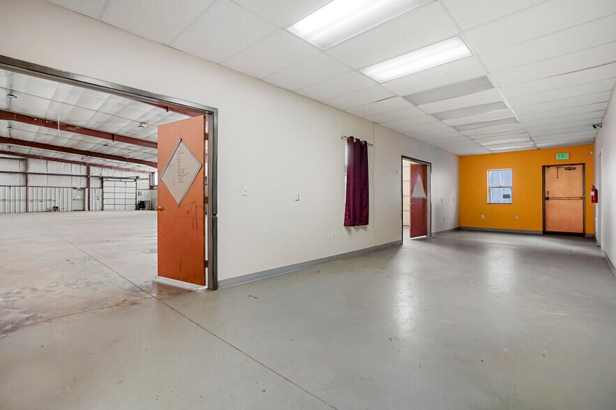More Photos Of 5745 Monaco St, Commerce City Warehouse For Lease