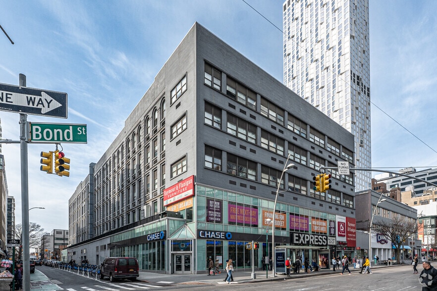 More Photos Of 490 Fulton St, Brooklyn Apartments For Lease