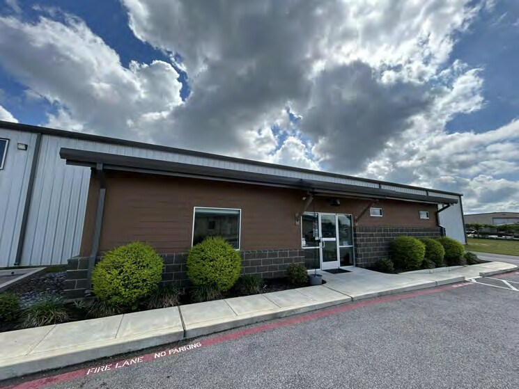 More Photos Of 18952 Freeport Dr, Montgomery Industrial For Sale