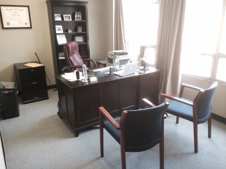 More Photos Of 10 W Main St, Elmsford Medical For Sale