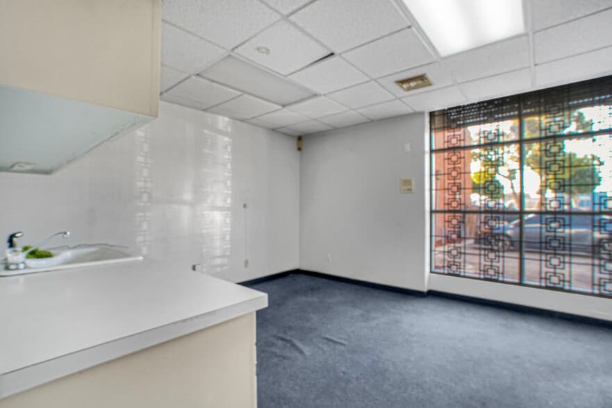 More Photos Of 214 S Locust St, Inglewood Medical For Lease
