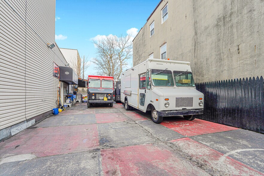 More Photos Of 591 Bay Street, Staten Island Land For Sale