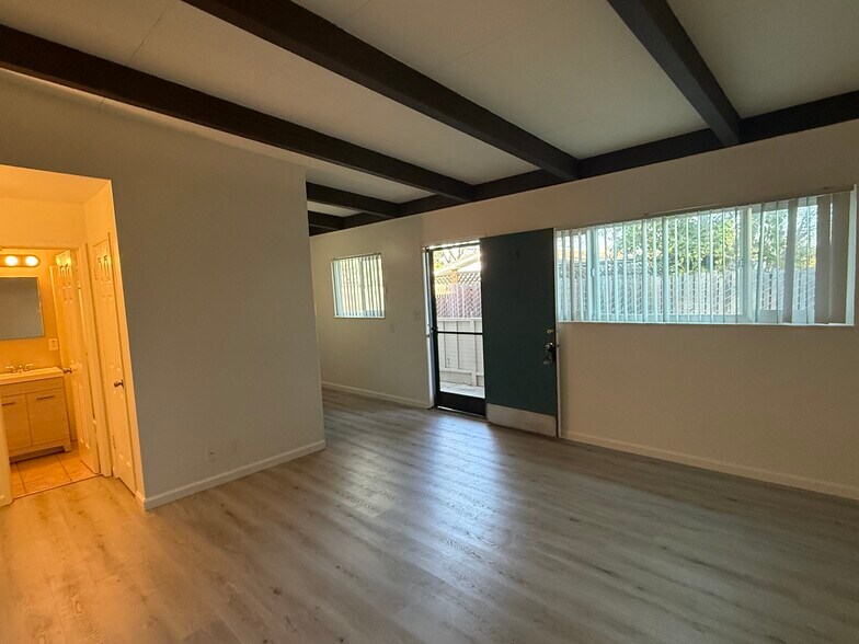 More Photos Of 960-962 W Weddell Dr, Sunnyvale Apartments For Sale