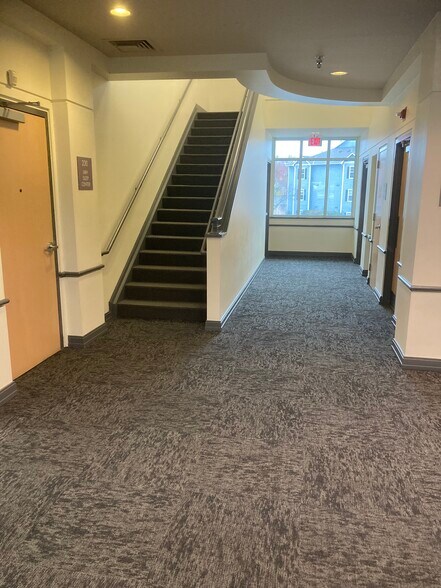 More Photos Of 3510 Clinton Pl, Lawrence Medical For Lease