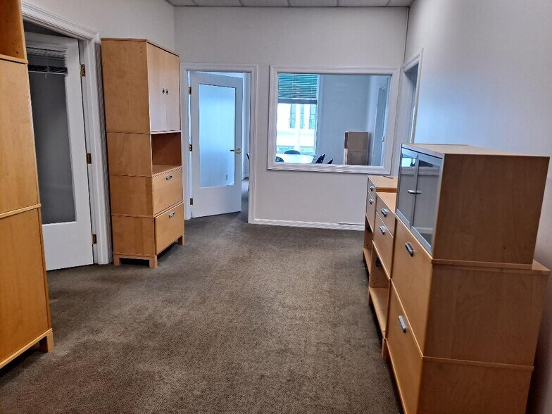 More Photos Of 12-22 S Raymond Ave, Pasadena Storefront Retail Office For Lease
