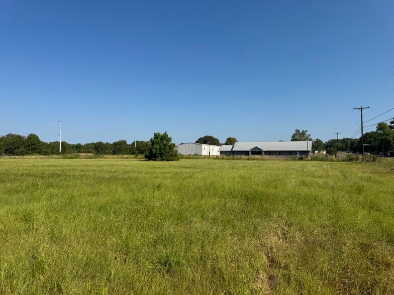 More Photos Of 627 N Hwy 287, Elkhart Land For Sale