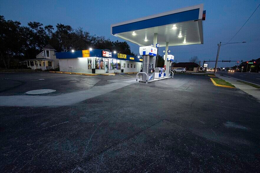 More Photos Of 718 13th St, Saint Cloud Convenience Store For Sale