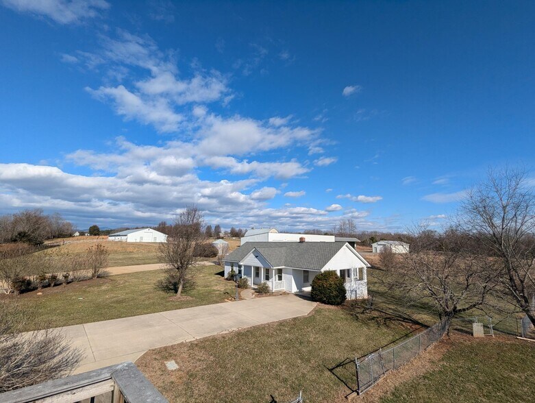 More Photos Of 4059 Lowry Rd, Goode Specialty For Sale