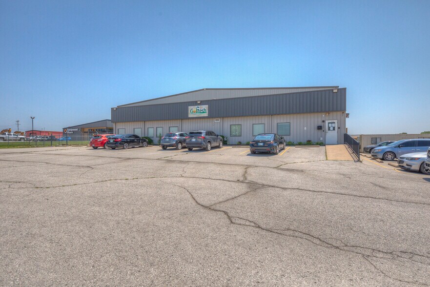 More Photos Of 1691 N 161st East Ave, Tulsa Distribution For Lease