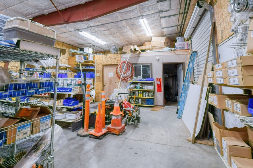 More Photos Of 818 Airport Rd, Pendleton Showroom For Sale