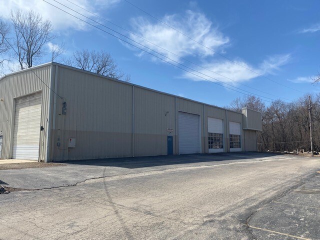 More Photos Of 200 Yachtview Dr, West Alton Specialty For Sale