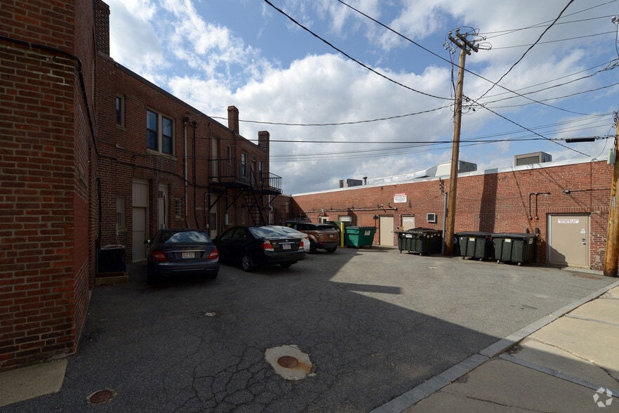 More Photos Of 356-380 Granite Ave, Milton Storefront Retail Office For Lease