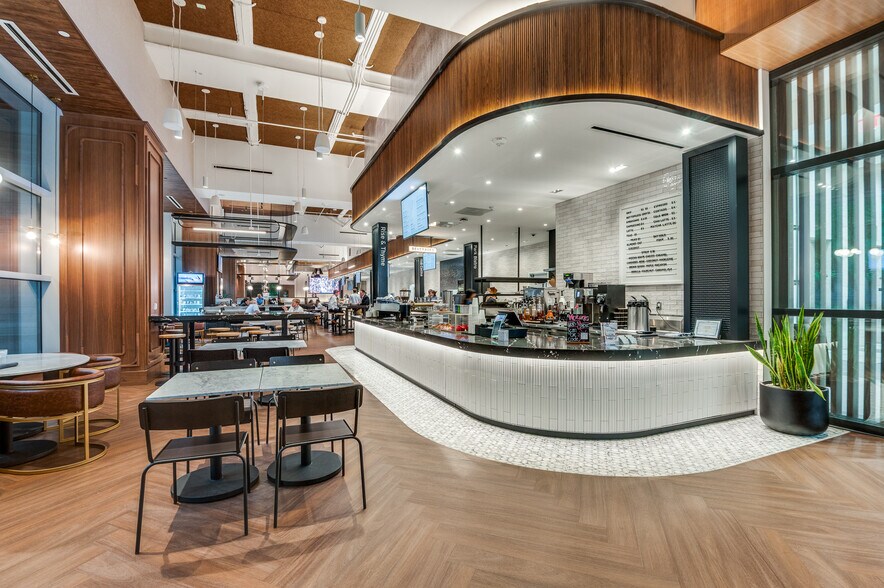 More Photos Of 2323 Victory Ave, Dallas Office For Lease