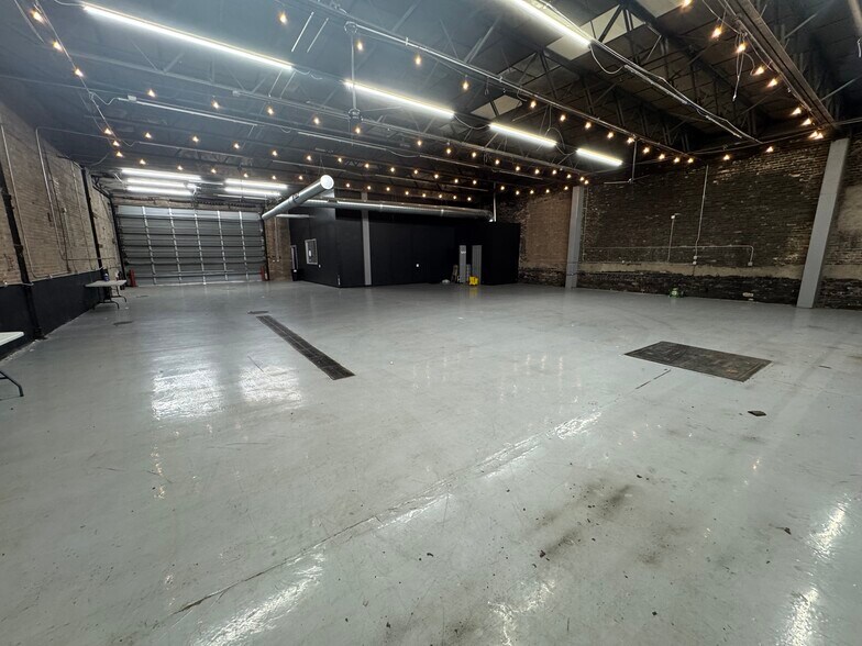 More Photos Of 140 W 62nd, Chicago Manufacturing For Lease