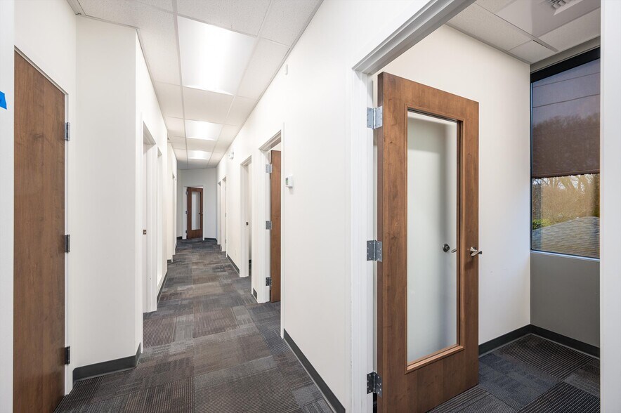 More Photos Of 1609-1611 Broadway St, Bellingham Office For Lease