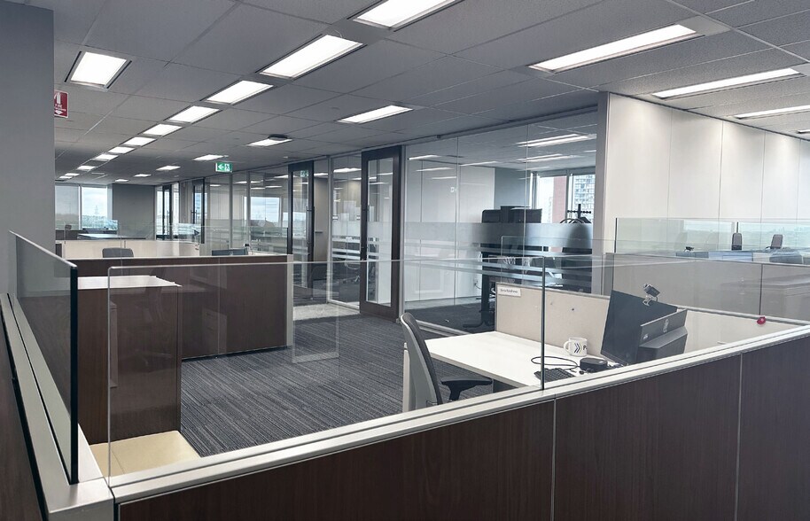 More Photos Of 4 Robert Speck Pky, Mississauga Coworking Space