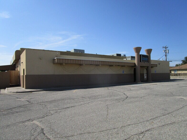 More Photos Of 1301 E Fulton St, Garden City Bar For Sale