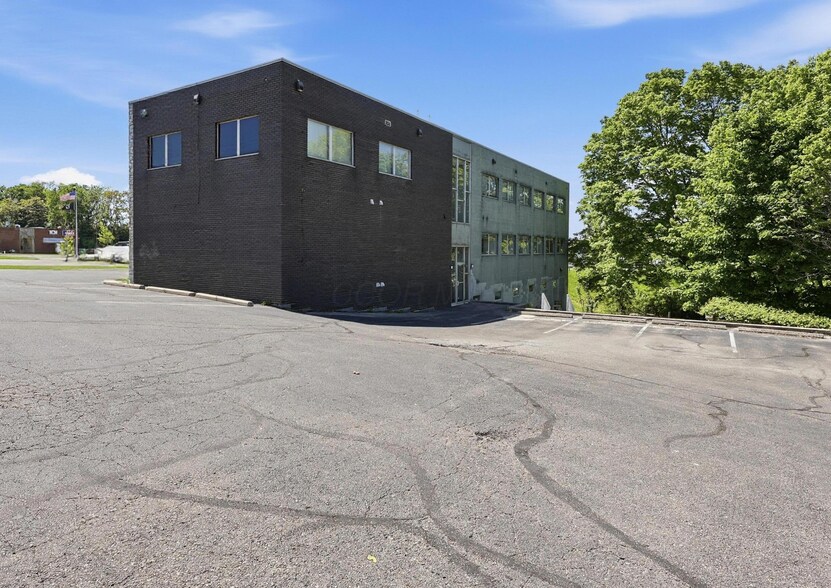 More Photos Of 1240 E Main St, Springfield Office For Sale