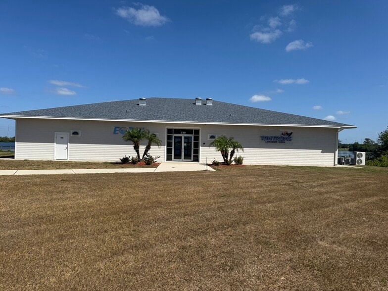 More Photos Of 330 Denton Ave, Auburndale Restaurant For Lease