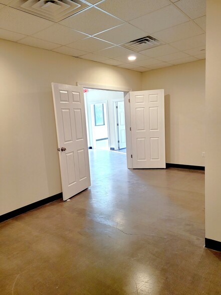 More Photos Of 1922 Hooper Ave, Toms River Storefront Retail Office For Lease