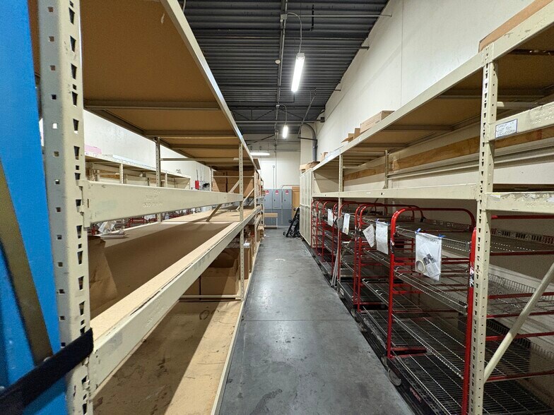 More Photos Of 14250 Prairie Ave, Hawthorne Freestanding For Lease