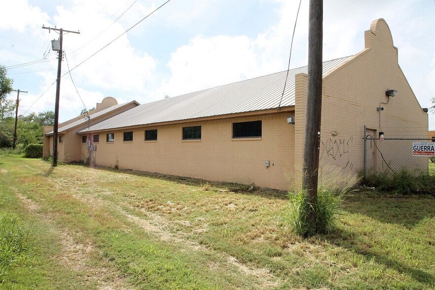 More Photos Of 382 W Main St, Raymondville Office For Sale