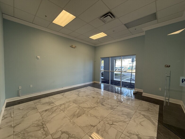 More Photos Of 7245 16th St E, Sarasota Warehouse For Lease