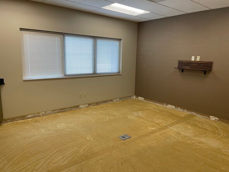 More Photos Of 1335 Corporate Center Curv, Saint Paul Medical For Lease